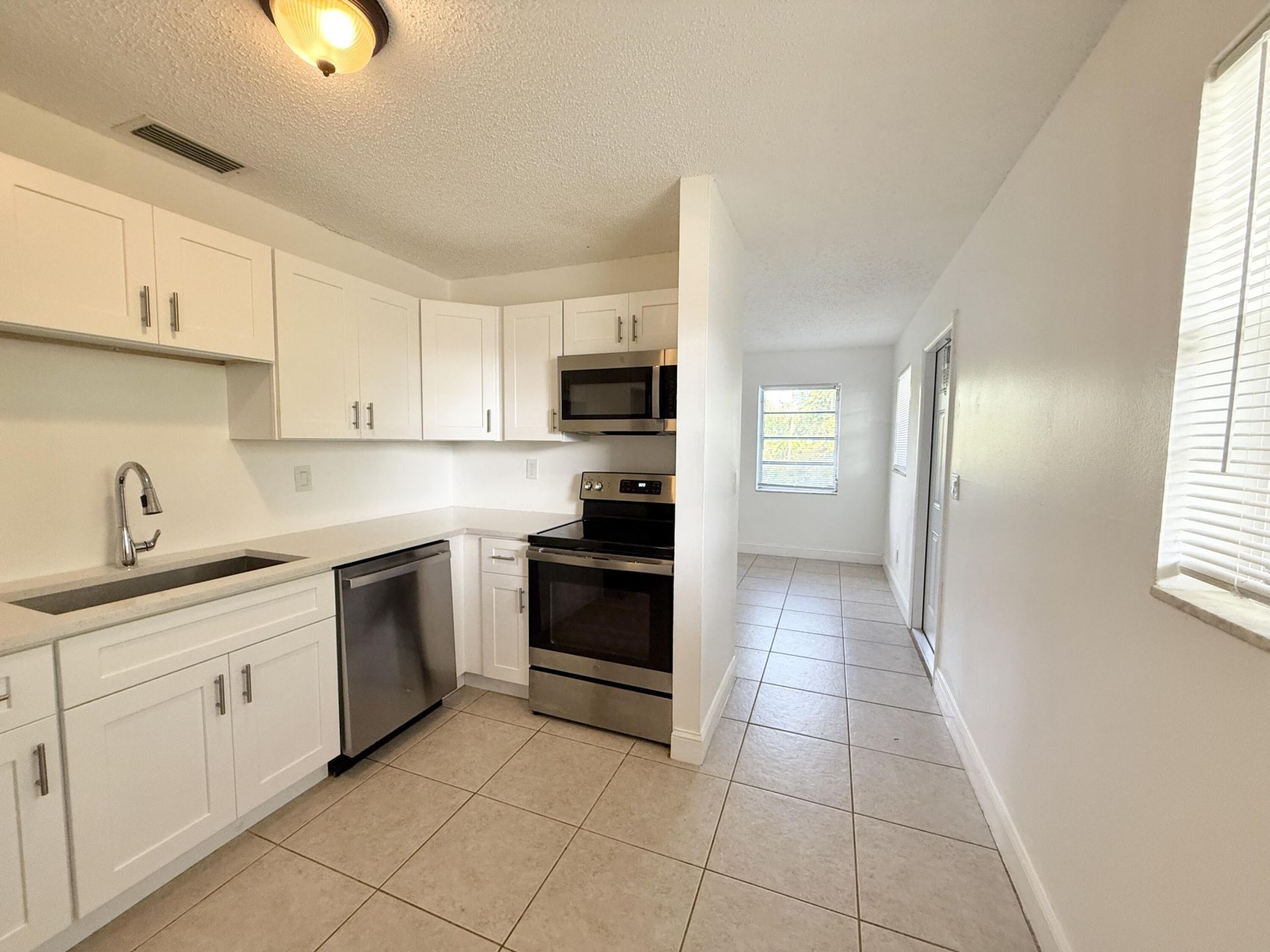 906 Foresteria Drive, Lake Park, FL 33403 Photo