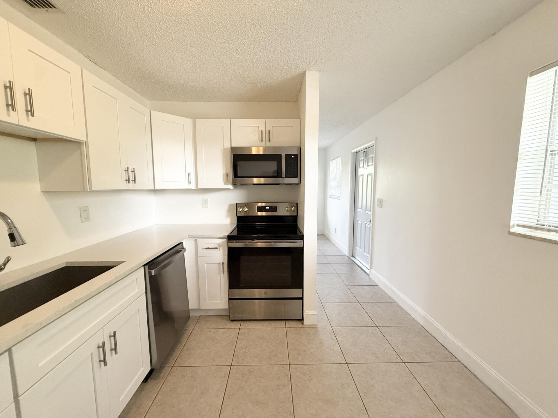 906 Foresteria Drive, Lake Park, FL 33403 Photo