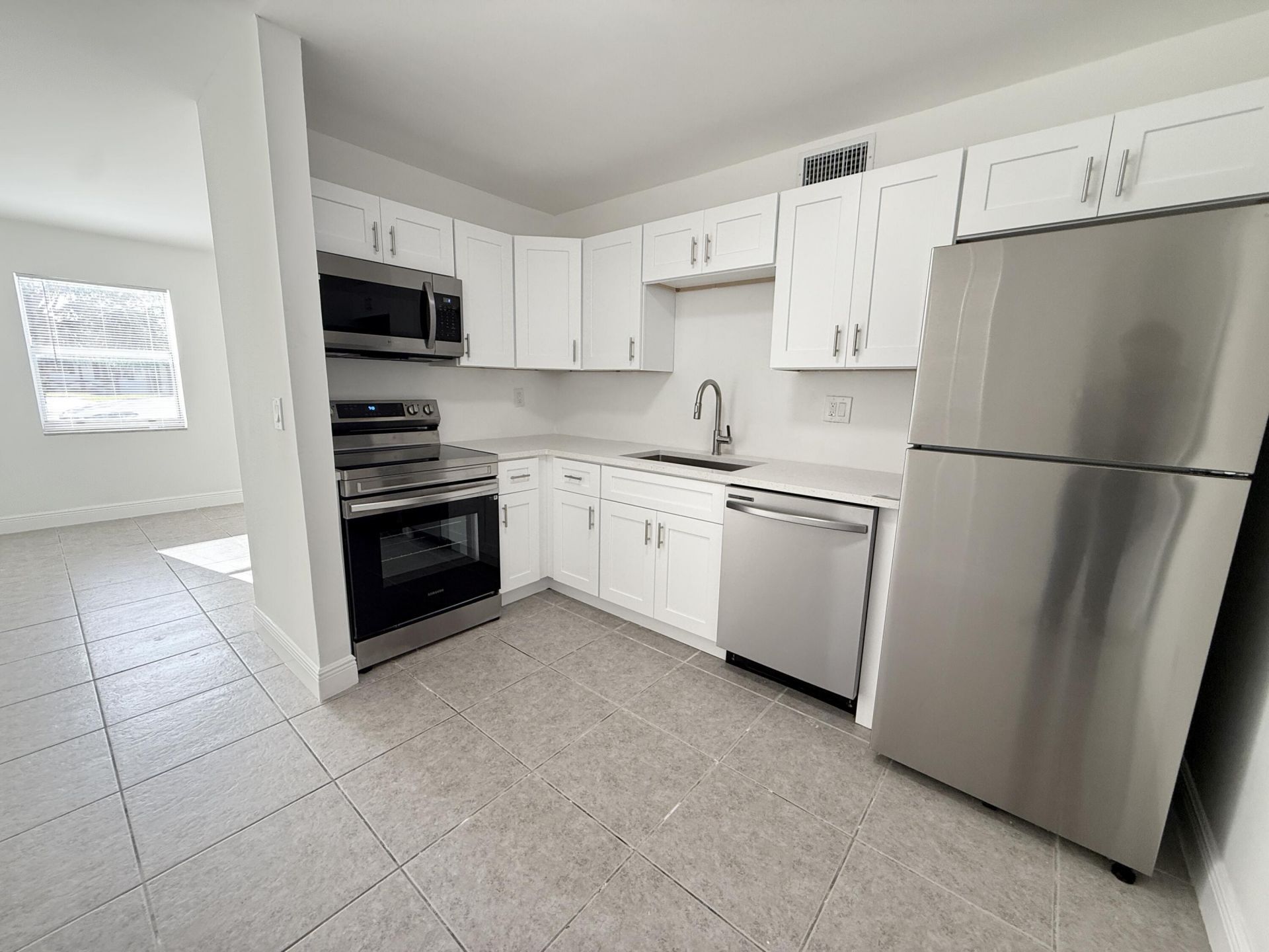 906 Foresteria Drive, Lake Park, FL 33403 Photo
