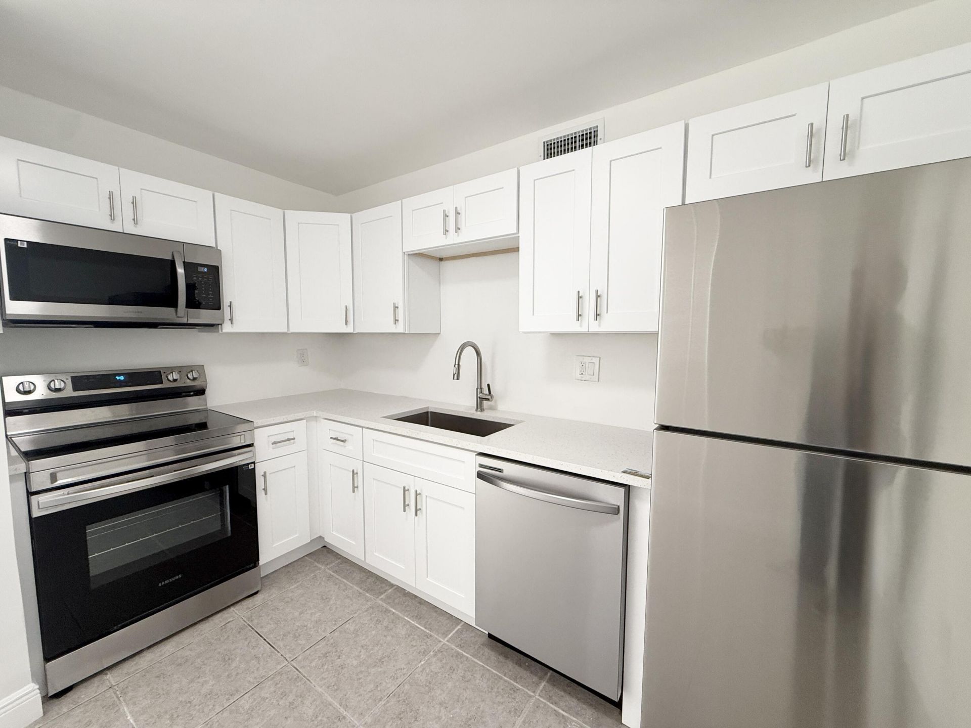 906 Foresteria Drive, Lake Park, FL 33403 Photo