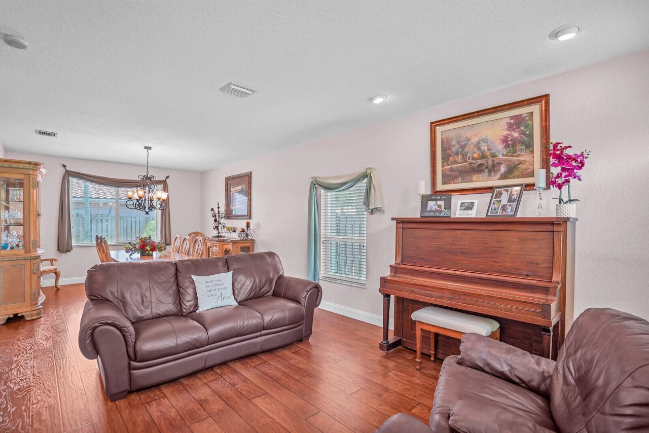 317 E Garden Cove Circle, Davie, FL 33325 Photo