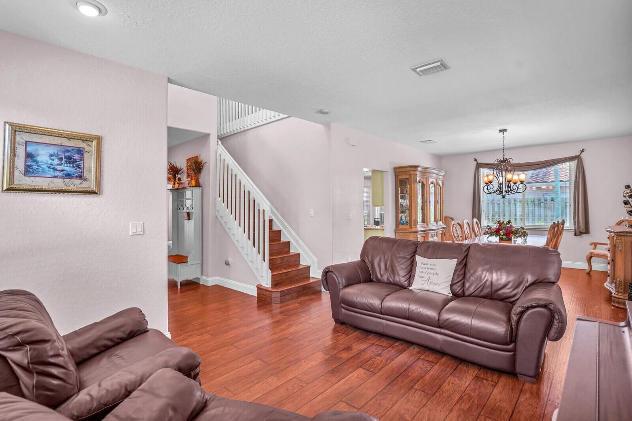 317 E Garden Cove Circle, Davie, FL 33325 Photo