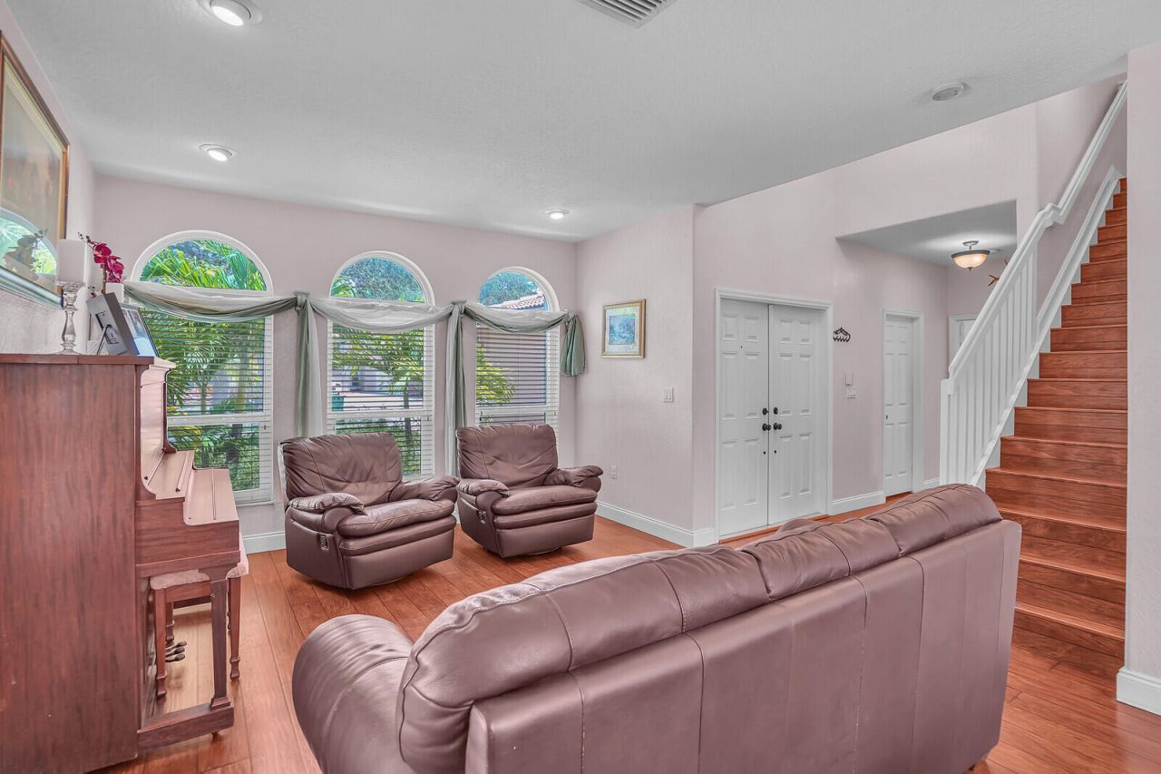 317 E Garden Cove Circle, Davie, FL 33325 Photo