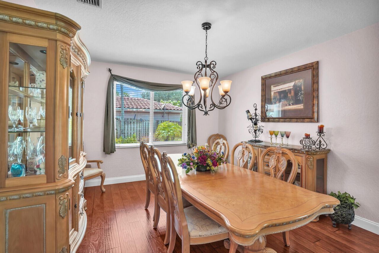 317 E Garden Cove Circle, Davie, FL 33325 Photo