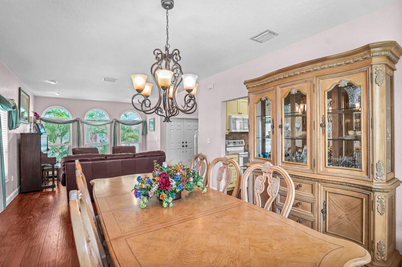 317 E Garden Cove Circle, Davie, FL 33325 Photo