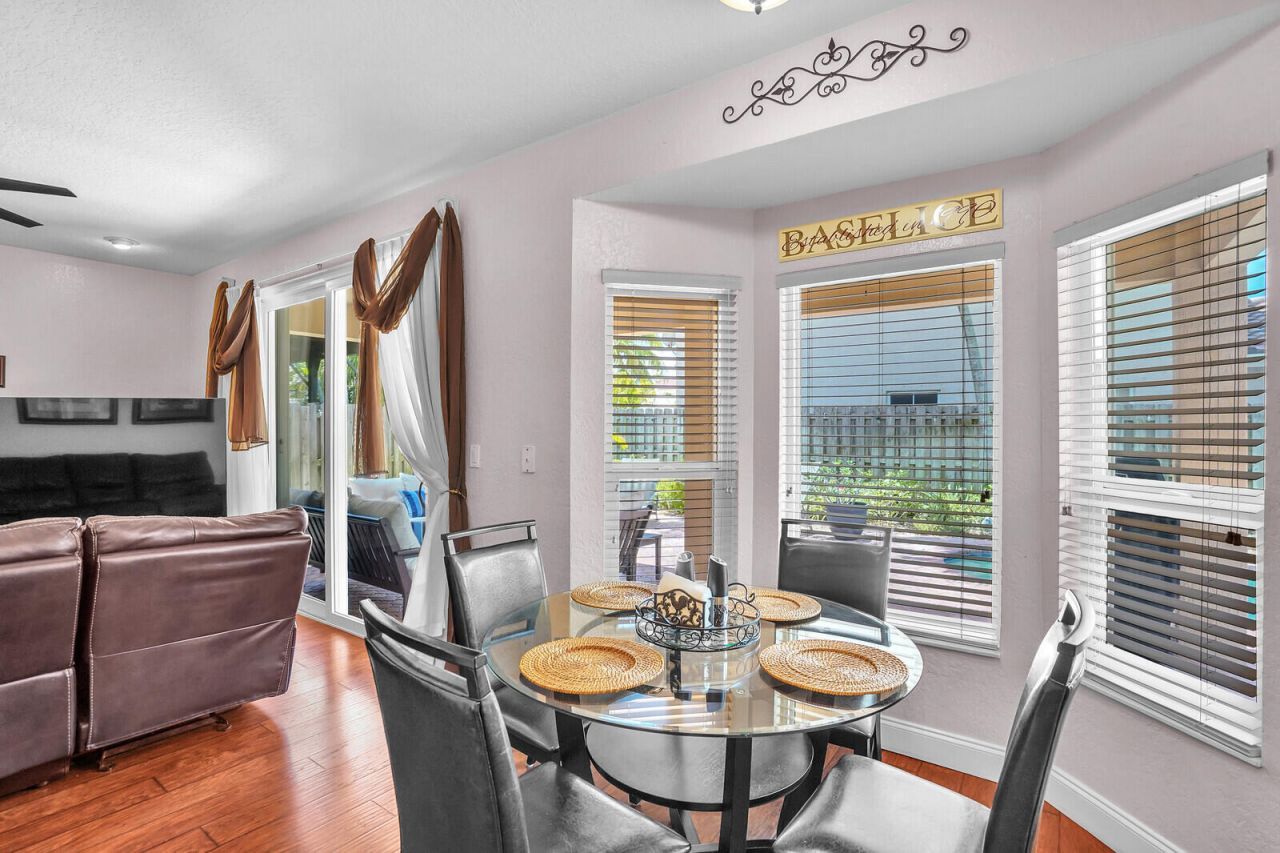 317 E Garden Cove Circle, Davie, FL 33325 Photo