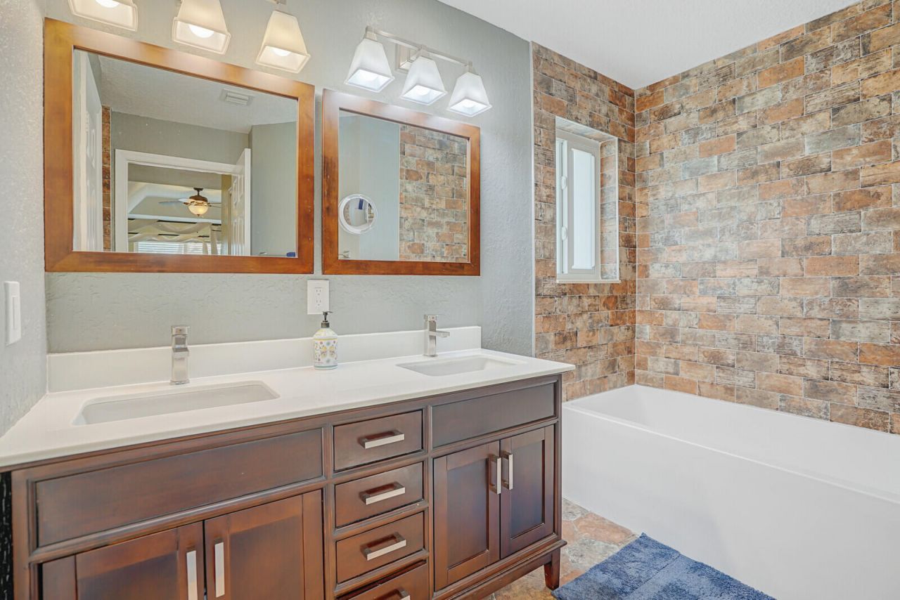 317 E Garden Cove Circle, Davie, FL 33325 Photo