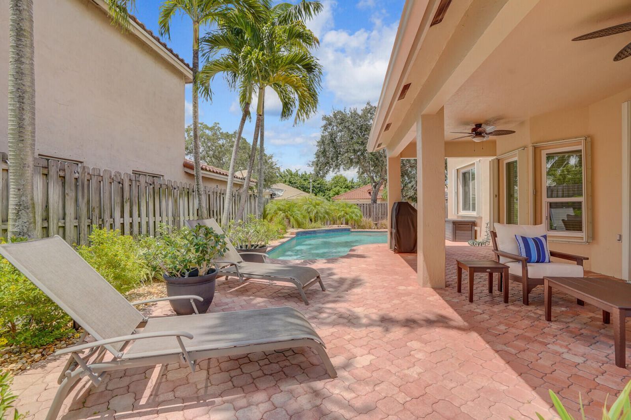 317 E Garden Cove Circle, Davie, FL 33325 Photo