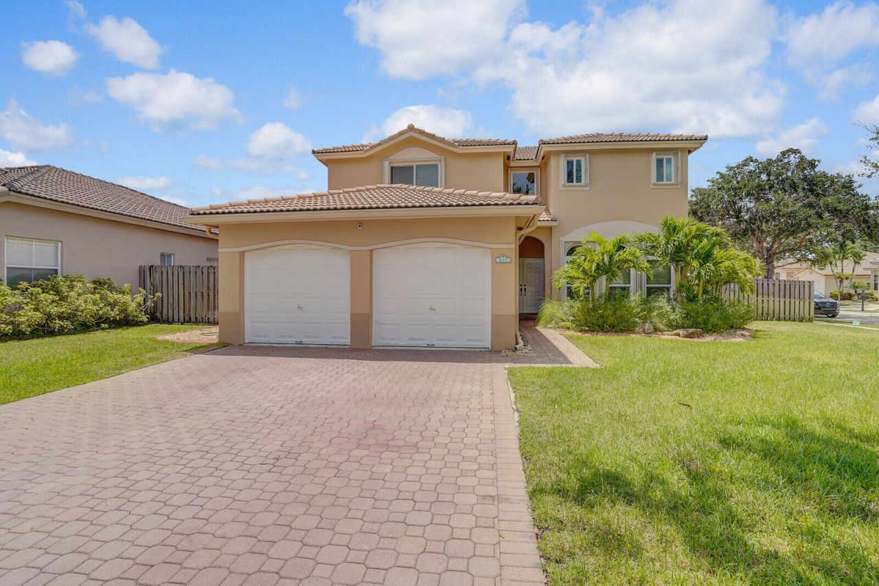 317 E Garden Cove Circle, Davie, FL 33325 Photo