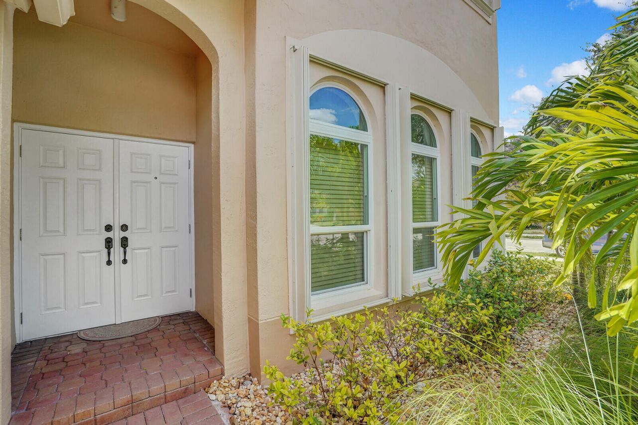 317 E Garden Cove Circle, Davie, FL 33325 Photo