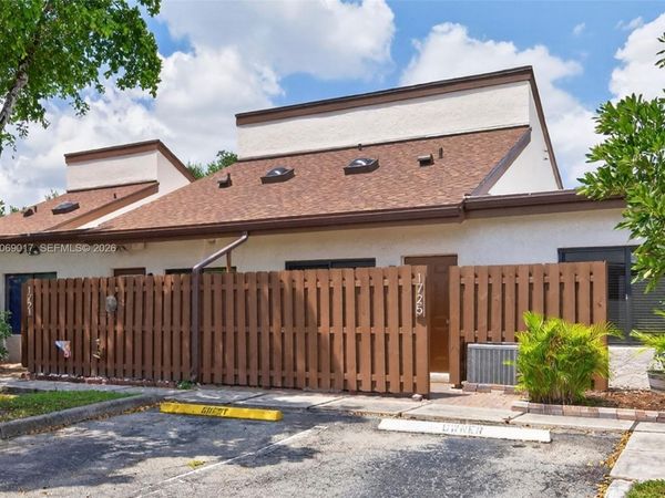 1725 NW 71st Ave , Plantation, FL 33313