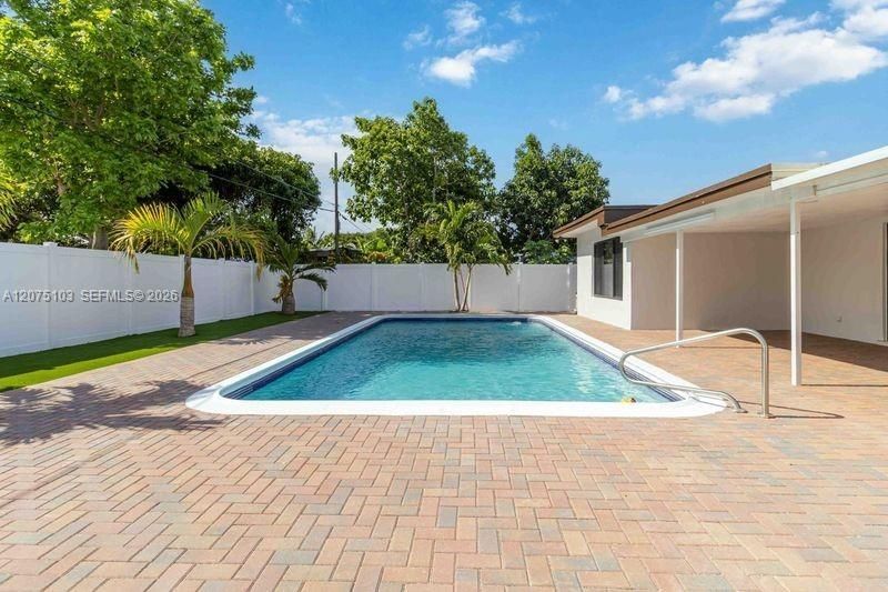913 SW 49th Ave, Plantation, FL 33317 Photo