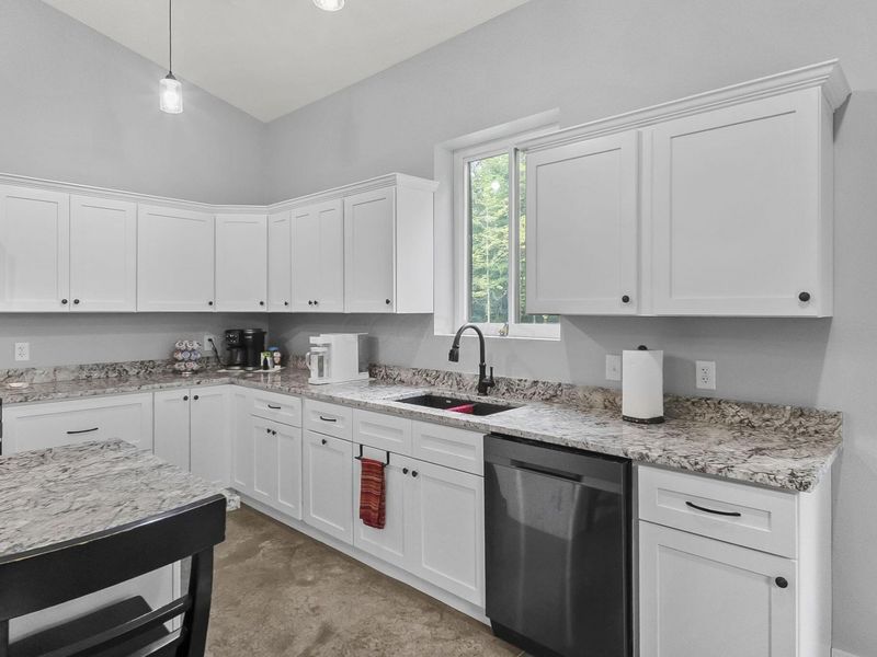 11691 Cherry Lane NW, Baltimore, OH 43105 Photo 9
