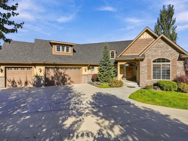 1814 W Pepper Ln, Spokane, WA 99208