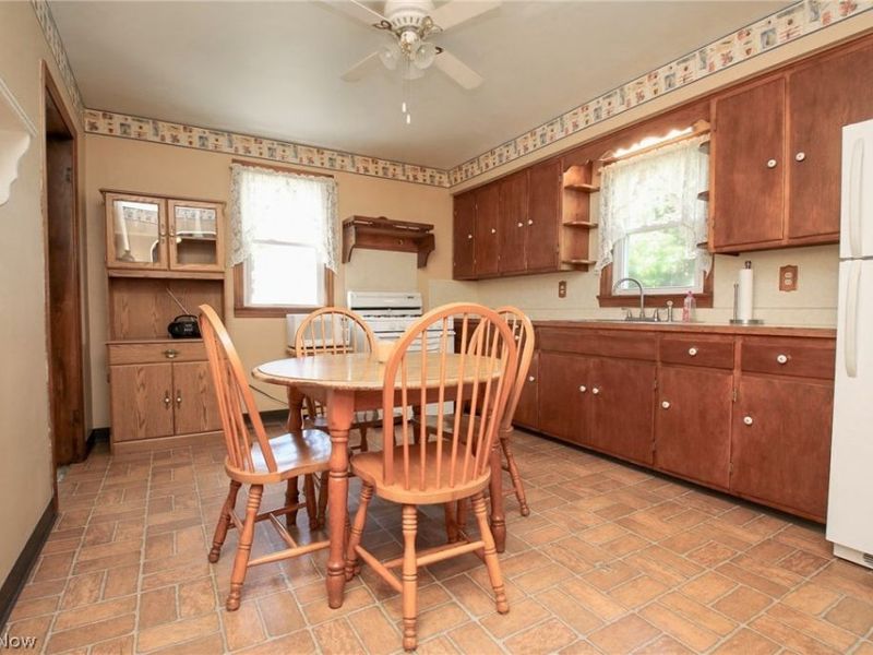 144 Oakview Avenue, Struthers, OH 44471 Photo 13