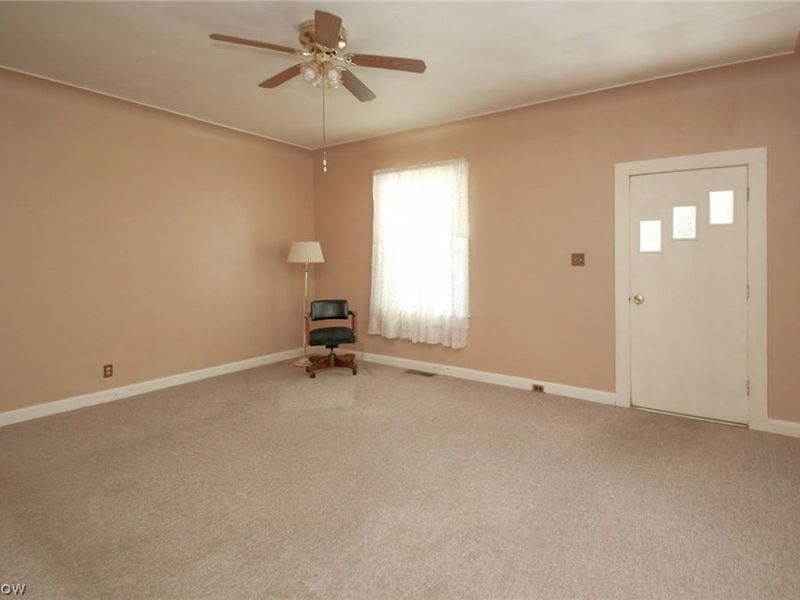 144 Oakview Avenue, Struthers, OH 44471 Photo 5