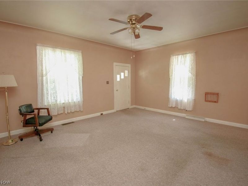 144 Oakview Avenue, Struthers, OH 44471 Photo 6