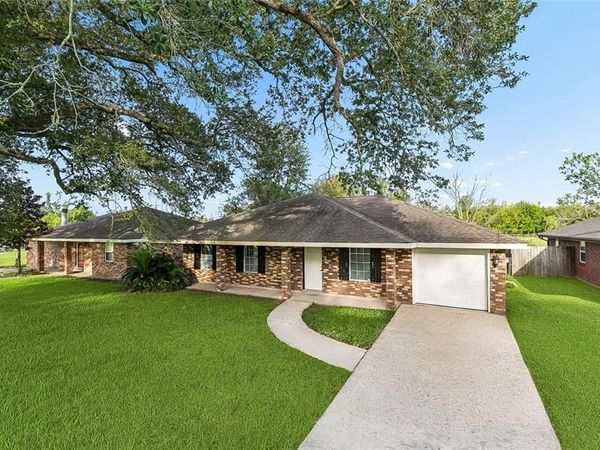 402 BARTON Avenue , Luling, LA 70070