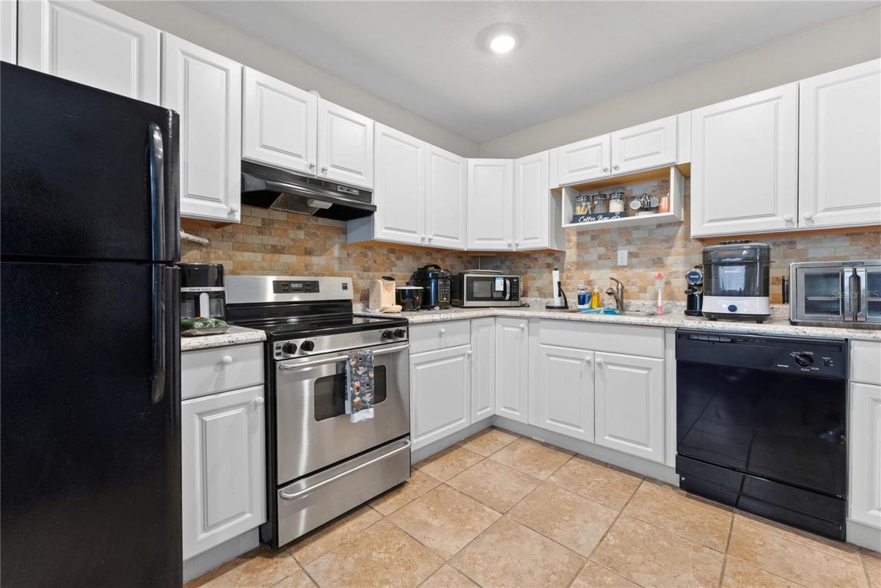 8414 N Grady Avenue, Tampa, FL 33614 Photo