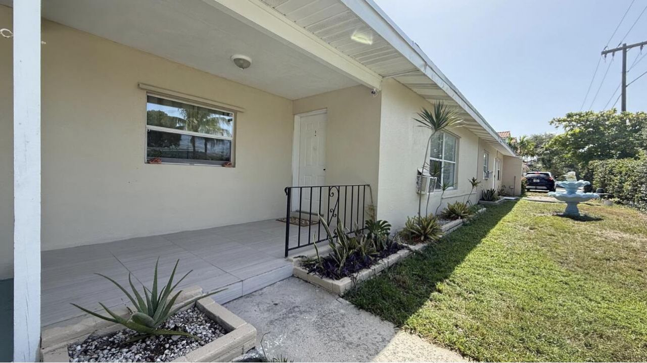 1302 S Federal Highway, Lake Worth Beach, FL 33460 Photo