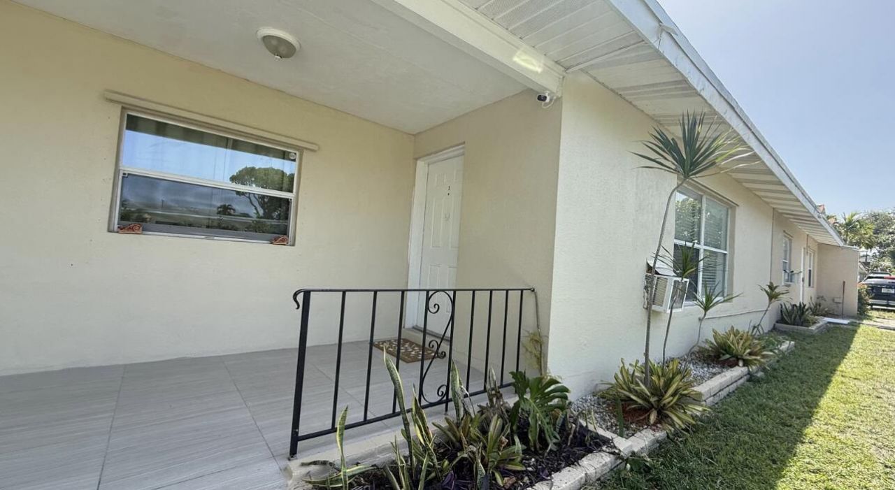 1302 S Federal Highway, Lake Worth Beach, FL 33460 Photo