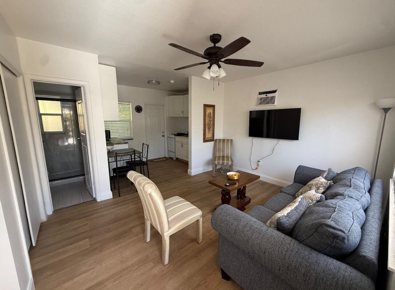 1302 S Federal Highway, Lake Worth Beach, FL 33460 Photo