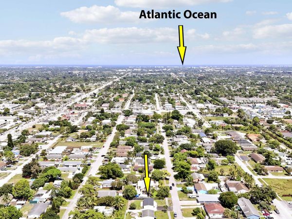 4785 Clinton Boulevard, Lake Worth, FL 33463