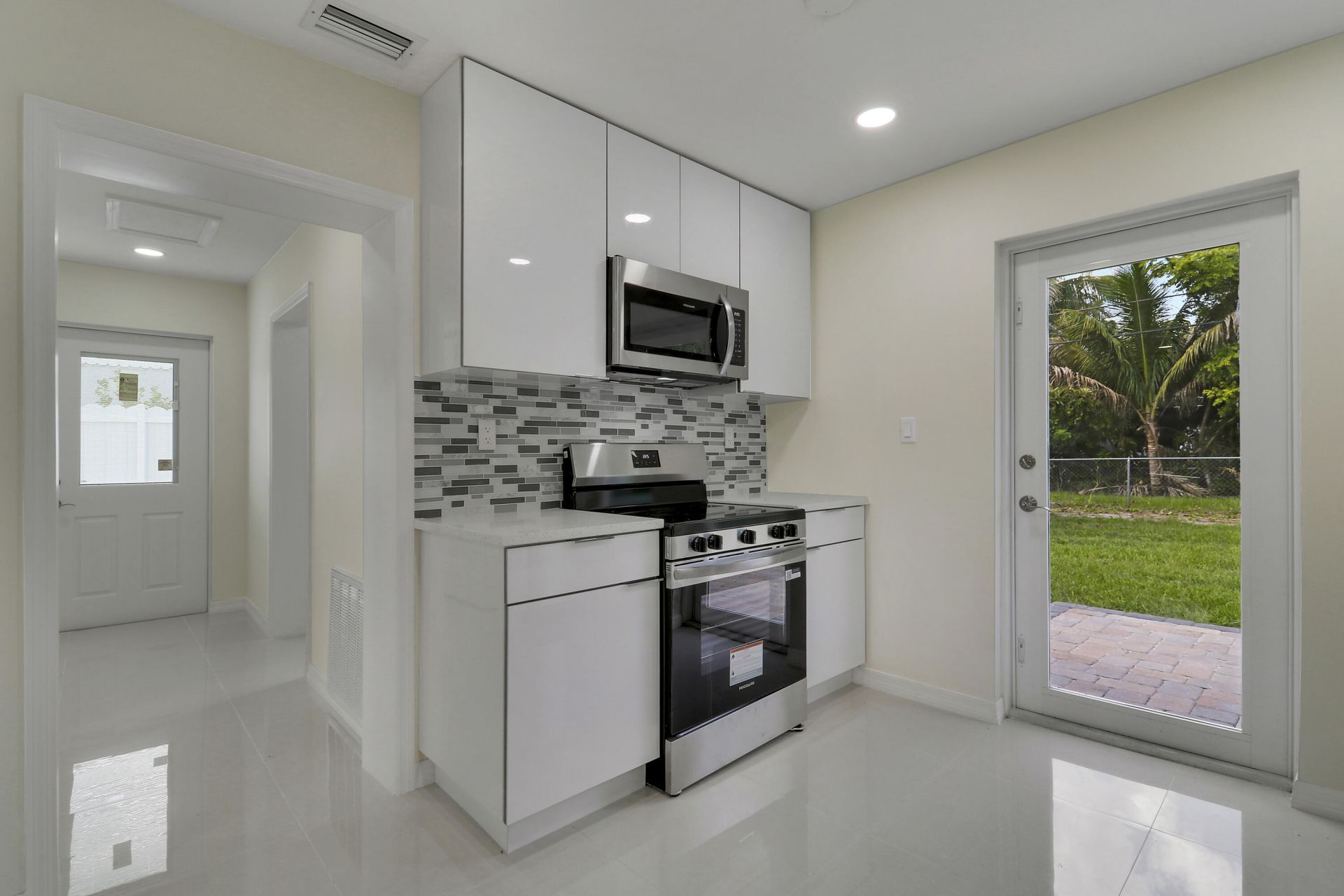 4785 Clinton Boulevard, Lake Worth, FL 33463 Photo