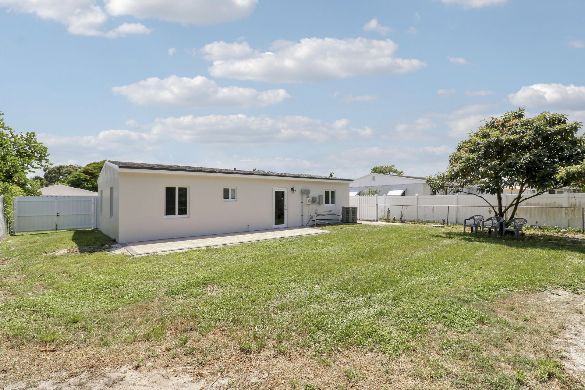 4785 Clinton Boulevard, Lake Worth, FL 33463 Photo