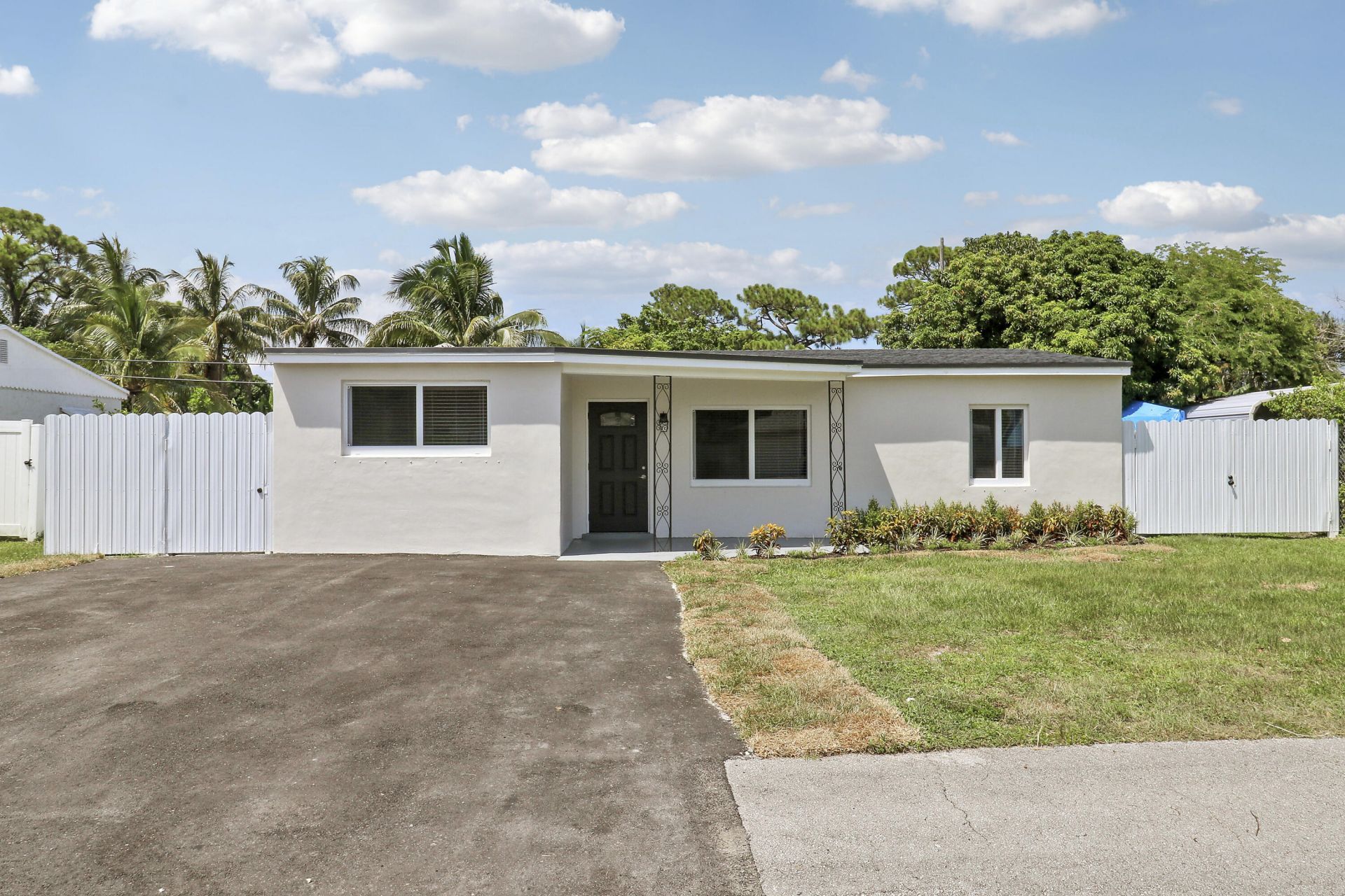 4785 Clinton Boulevard, Lake Worth, FL 33463 Photo
