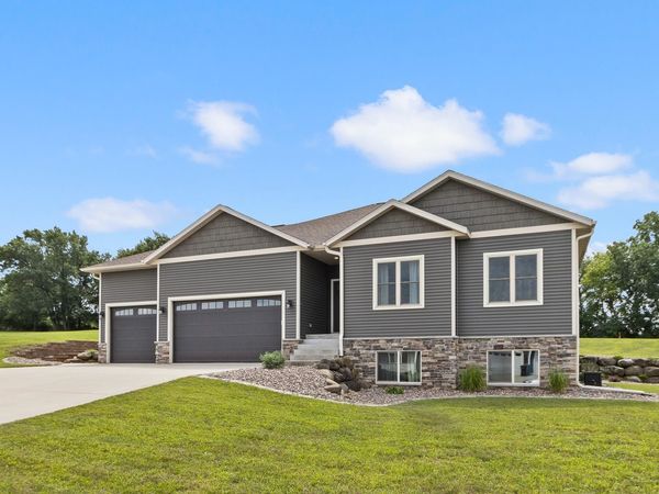 420 Ridgeway Drive, Rio, WI 53960