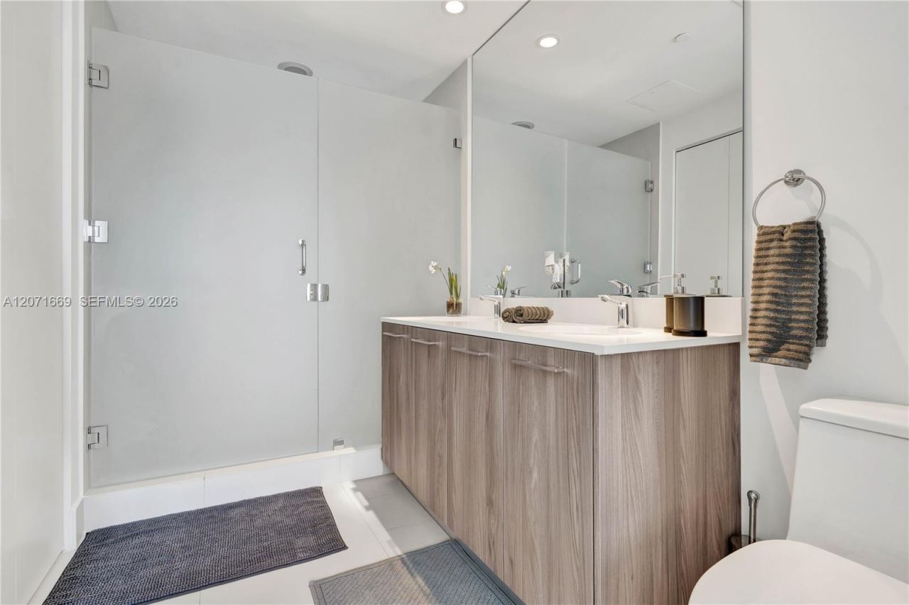501 NE 31 , Unit 3304, Miami, FL 33131 Photo