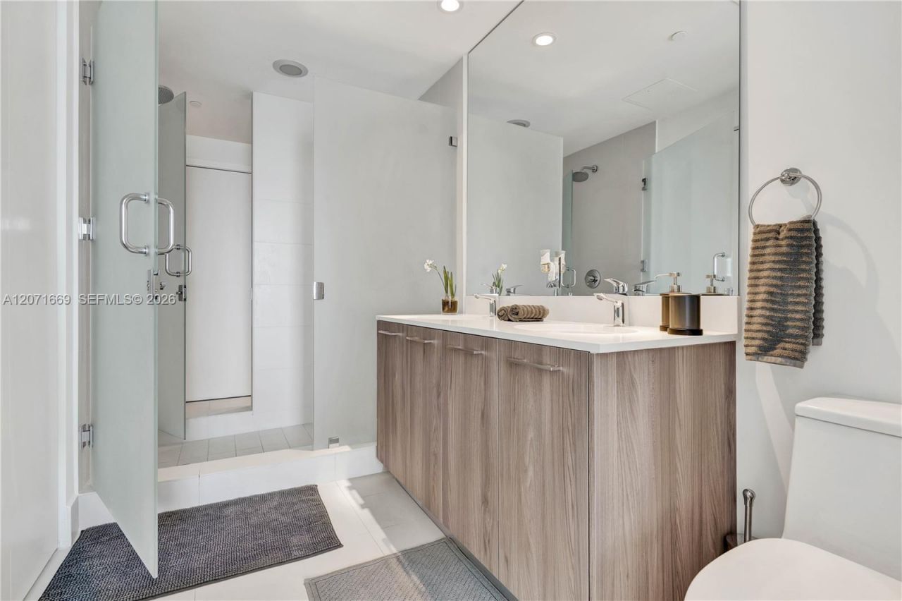 501 NE 31 , Unit 3304, Miami, FL 33131 Photo