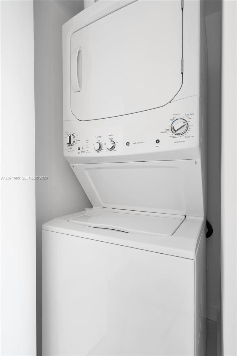 501 NE 31 , Unit 3304, Miami, FL 33131 Photo
