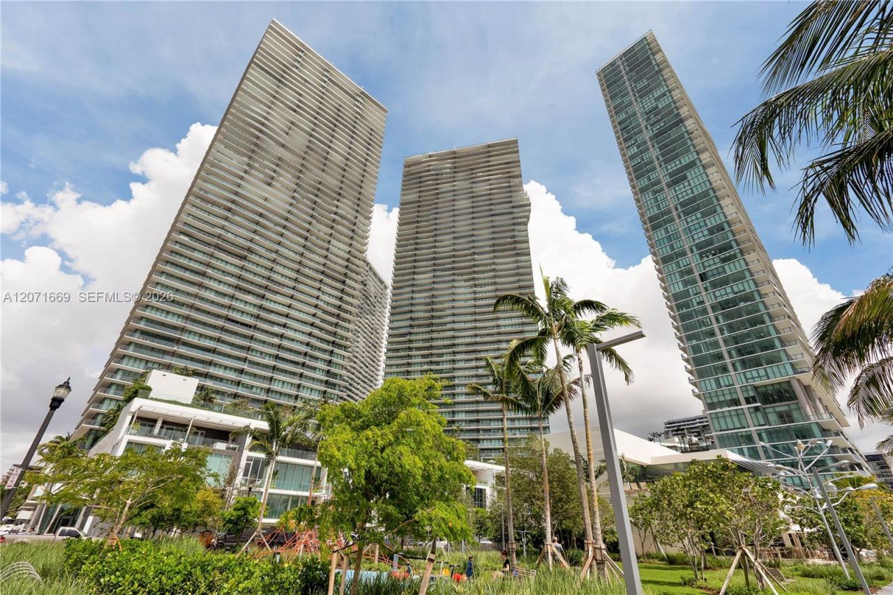 501 NE 31 , Unit 3304, Miami, FL 33131 Photo