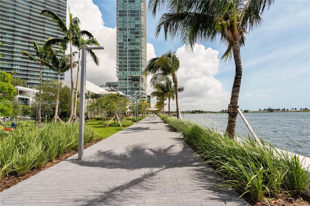 501 NE 31 , Unit 3304, Miami, FL 33131 Photo