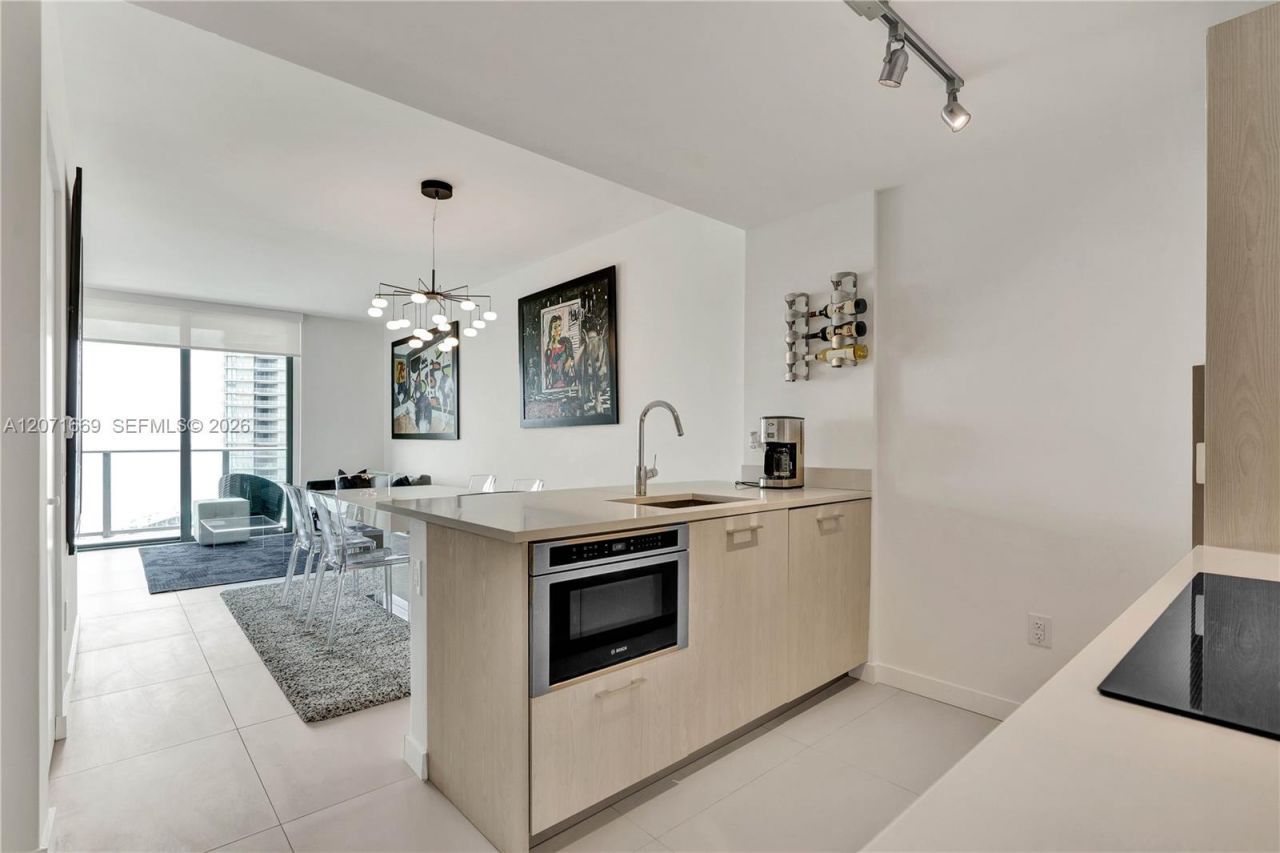 501 NE 31 , Unit 3304, Miami, FL 33131 Photo