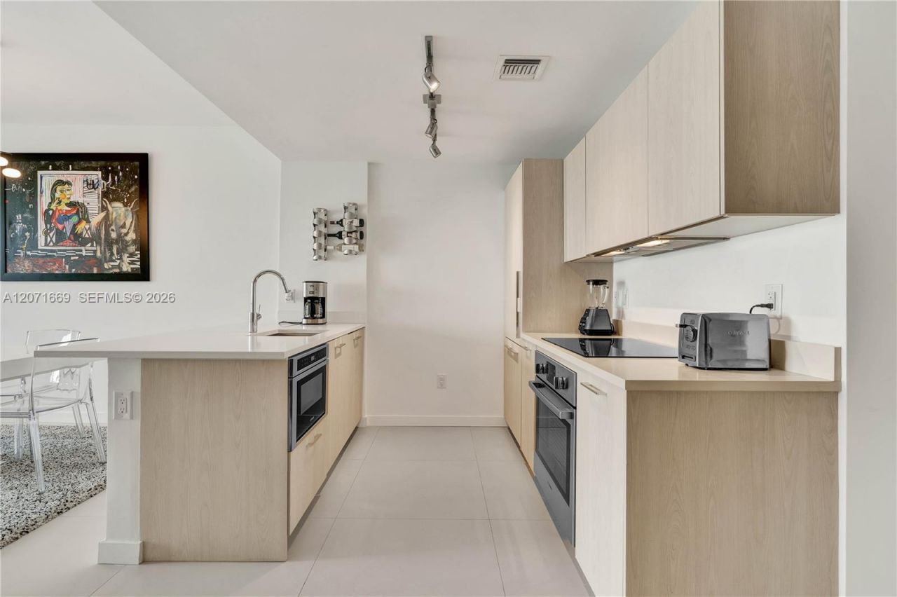 501 NE 31 , Unit 3304, Miami, FL 33131 Photo