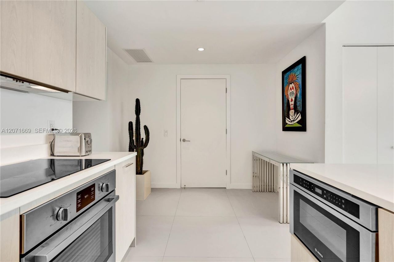 501 NE 31 , Unit 3304, Miami, FL 33131 Photo