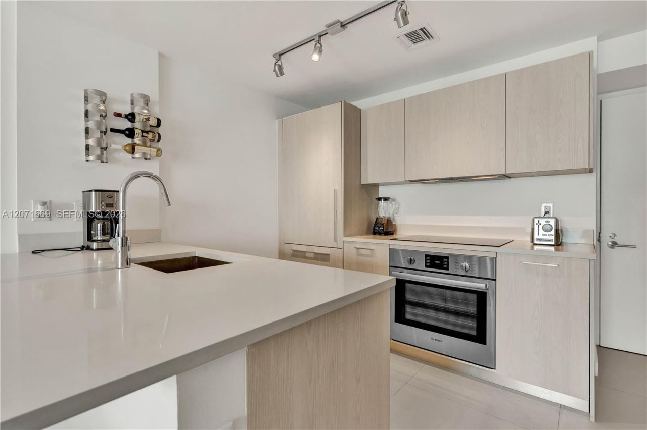 501 NE 31 , Unit 3304, Miami, FL 33131 Photo