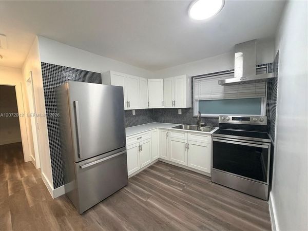 1500 SW 10th St , Unit Side, Miami, FL 33135