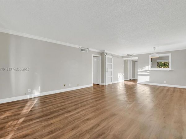 402 Lakeview Dr , Unit 201, Weston, FL 33326