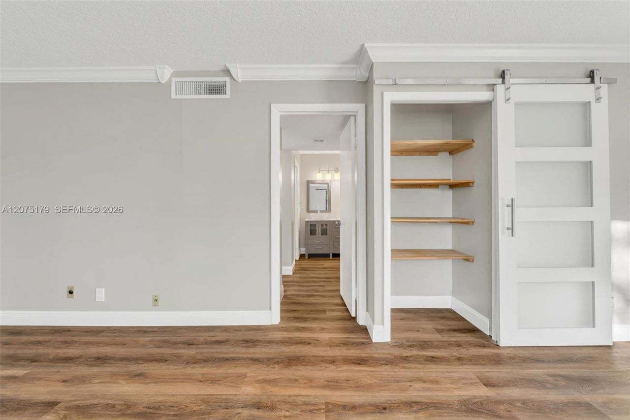 402 Lakeview Dr , Unit 201, Weston, FL 33326 Photo