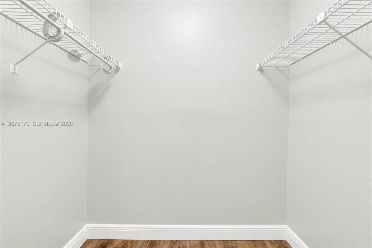 402 Lakeview Dr , Unit 201, Weston, FL 33326 Photo
