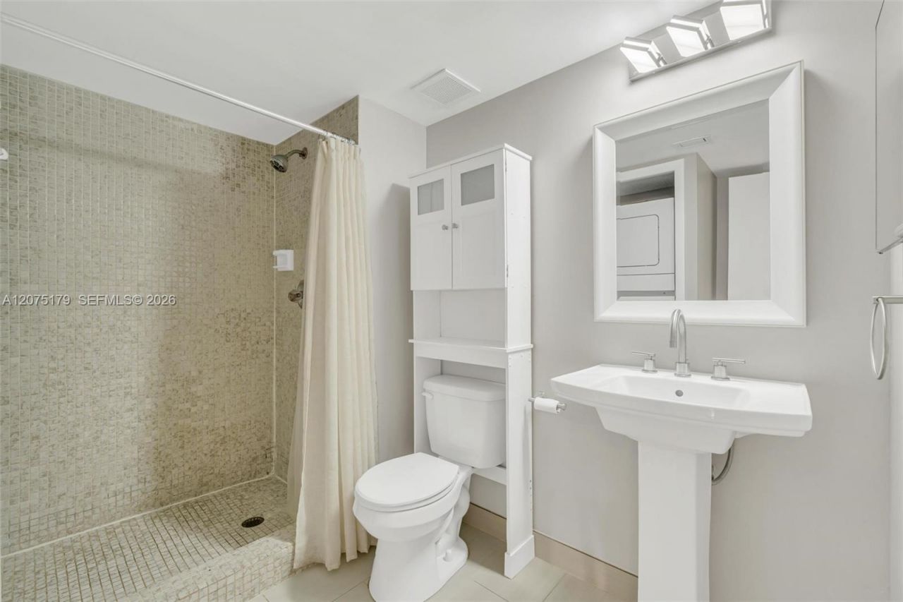 402 Lakeview Dr , Unit 201, Weston, FL 33326 Photo