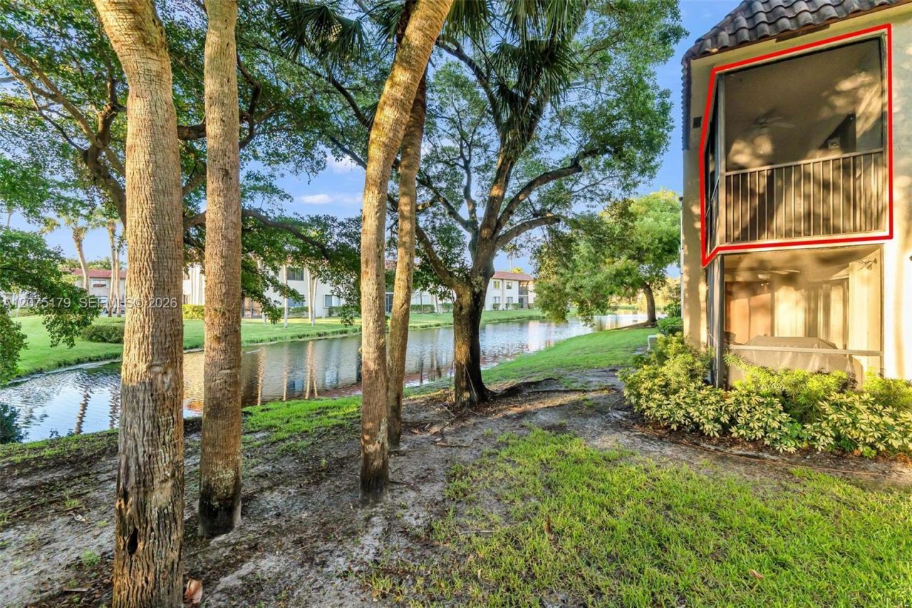 402 Lakeview Dr , Unit 201, Weston, FL 33326 Photo