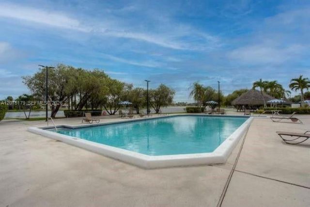 402 Lakeview Dr , Unit 201, Weston, FL 33326 Photo