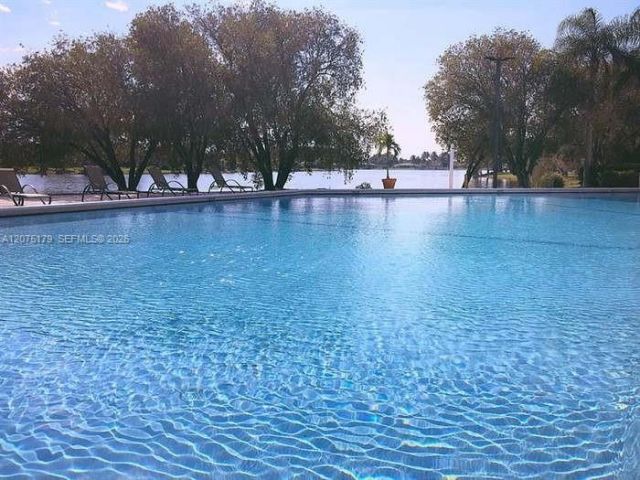 402 Lakeview Dr , Unit 201, Weston, FL 33326 Photo