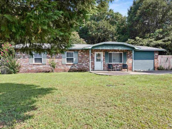 5557 Mulat Rd, Milton, FL 32583