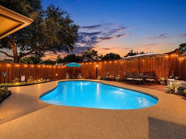 417 Stroud Lane, Garland, TX 75043